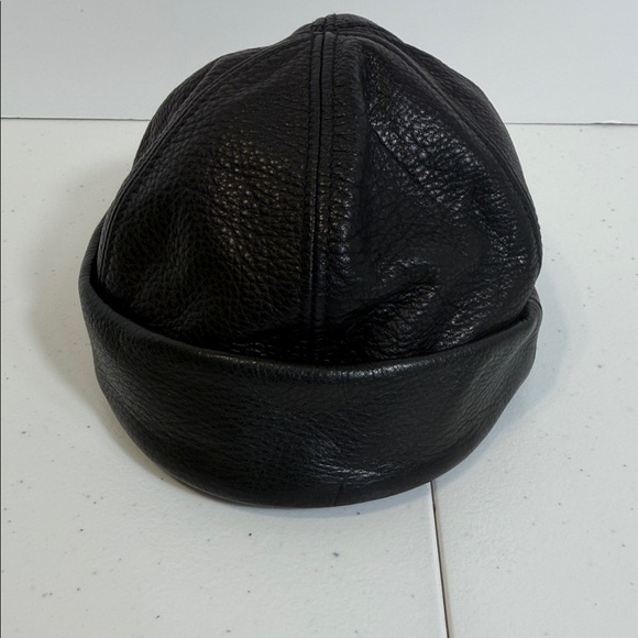 NEW YORK HAT CO SIX PANEL LEATHER SKULL CAP BEANIE HAT - Picture 2 of 6